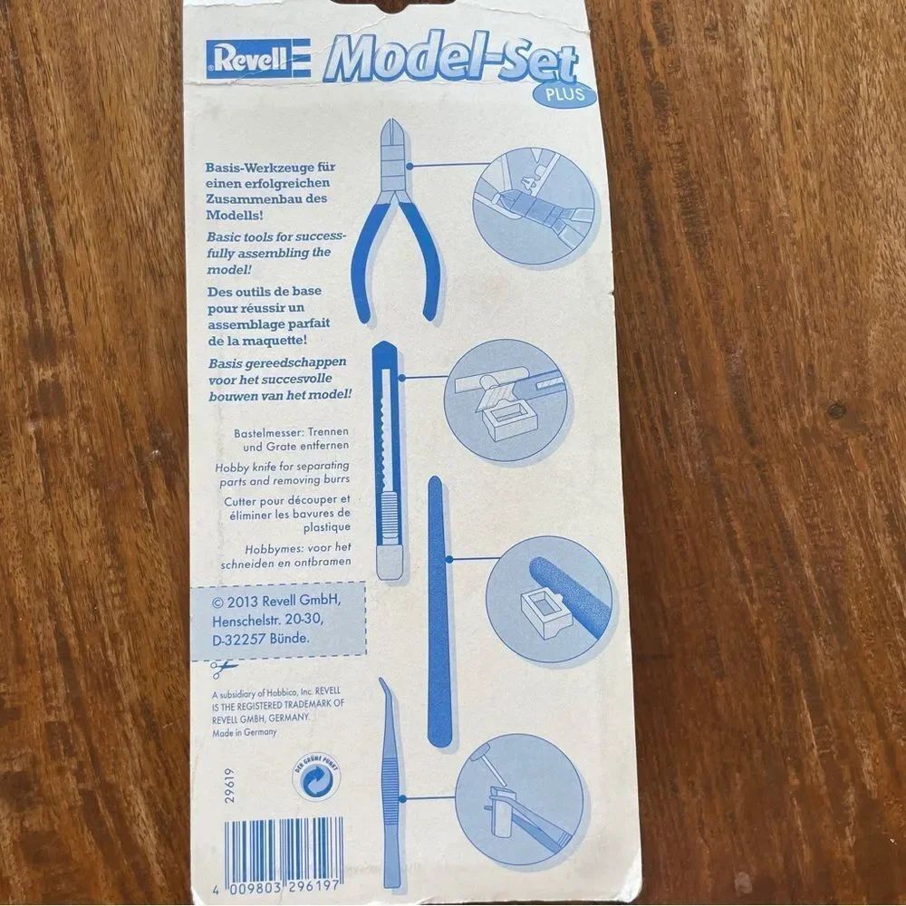 Revell Model-Set Plus with 4 Basic Tools Model Making Crafts - Picture 7 of 7